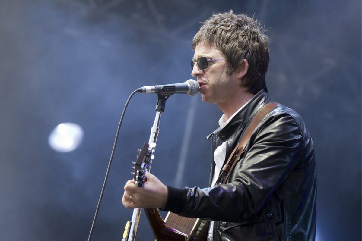Noel Gallagher: Τα κολασμένα πάρτι και τα ναρκωτικά στην τουαλέτα της Βασίλισσας