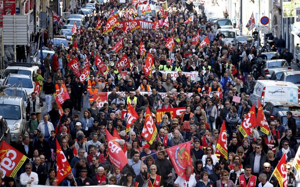 Πλημμύρισε από διαδηλωτές το Παρίσι κατά της εργατικής μεταρρύθμισης – ΦΩΤΟ