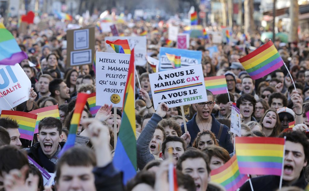 Παρίσι: 125.000 διαδηλωτές υπέρ των γάμων μεταξύ ομοφυλοφίλων