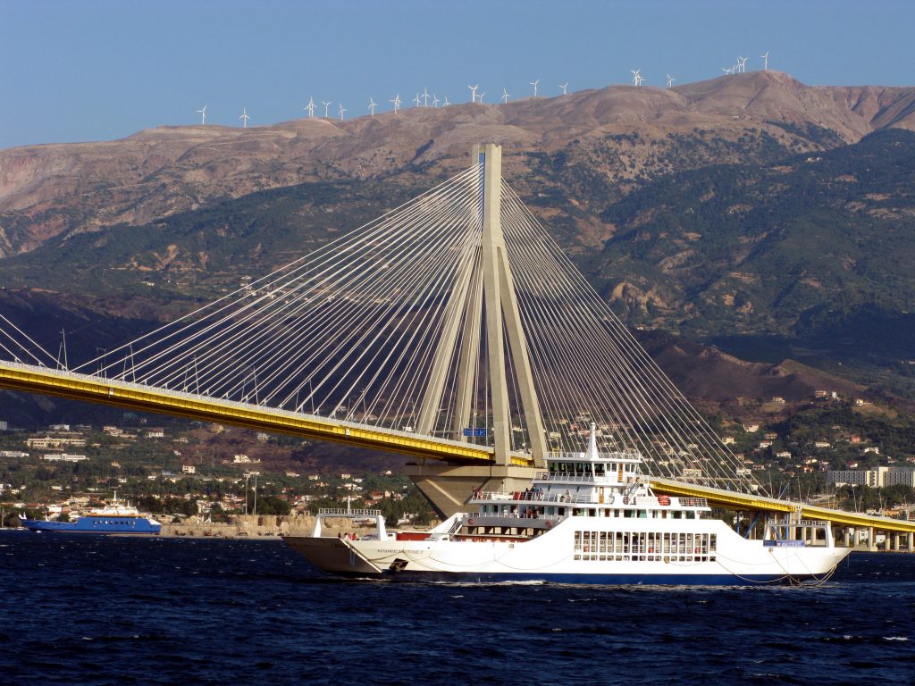 Ολιγόλεπτες διακοπές κυκλοφορίας στη γέφυρα Ρίου-Αντιρρίου το πρωί του Σαββάτου