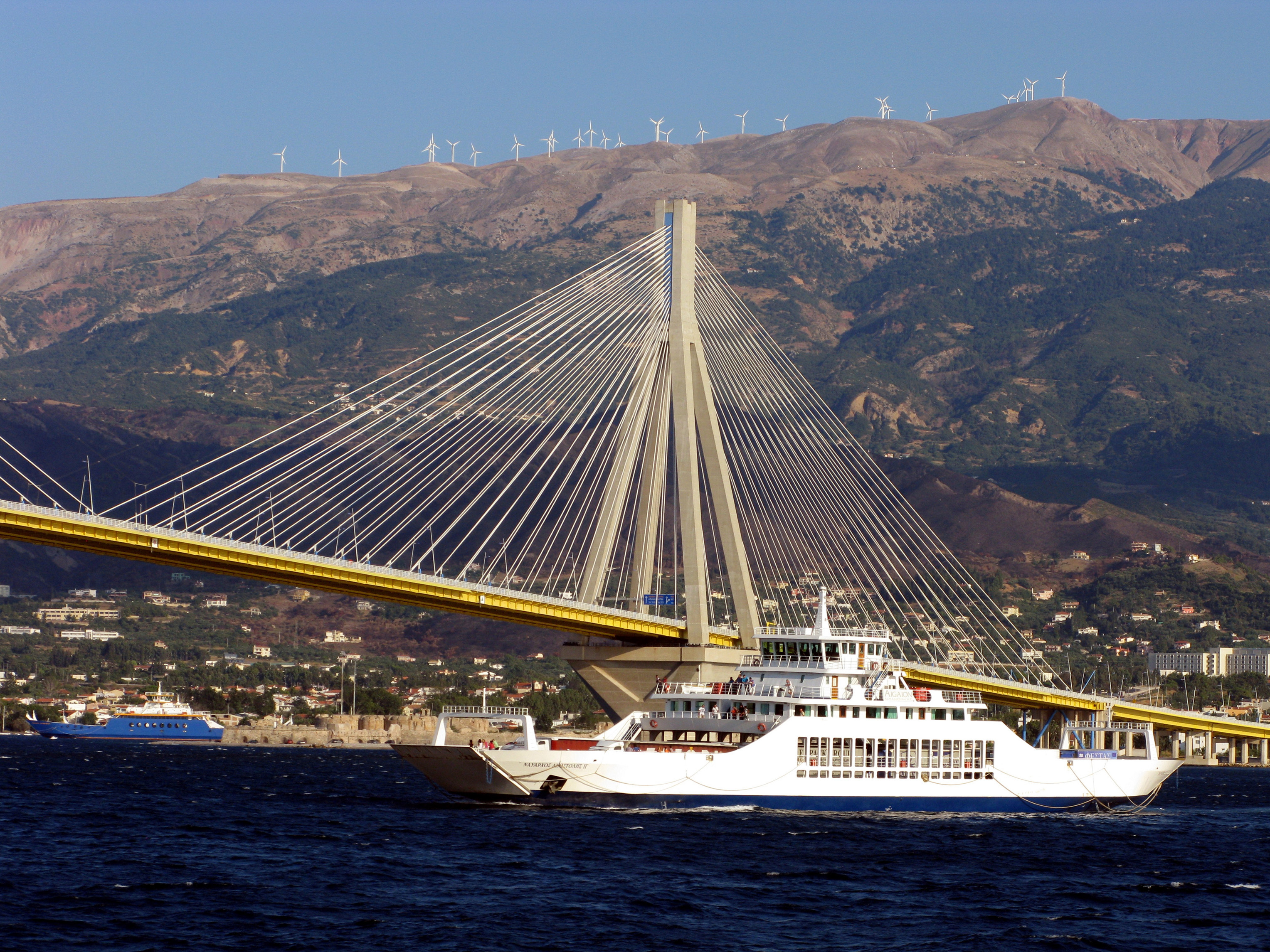Ολιγόλεπτες διακοπές κυκλοφορίας στη γέφυρα Ρίου-Αντιρρίου το πρωί του Σαββάτου