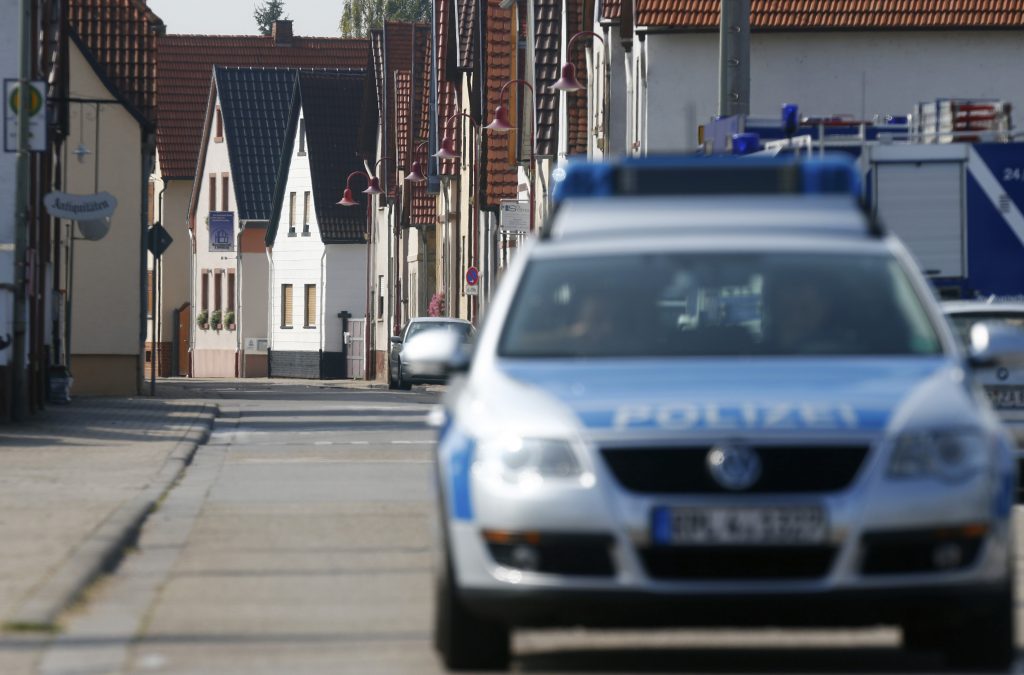 Εκκενώνεται το χωριό Χάρτχαουζεν - ΦΩΤΟ REUTERS