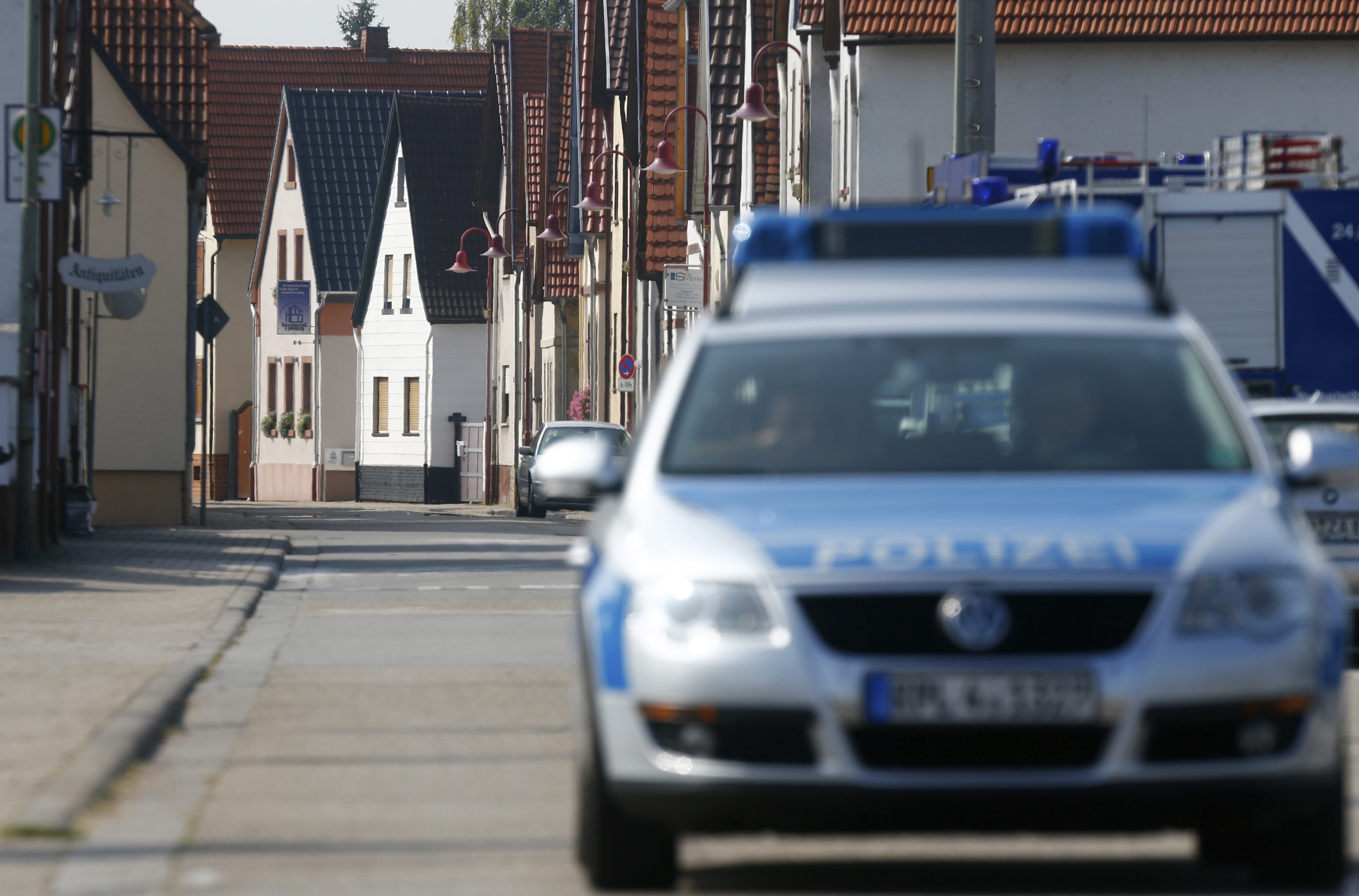 Εκκενώνεται το χωριό Χάρτχαουζεν - ΦΩΤΟ REUTERS