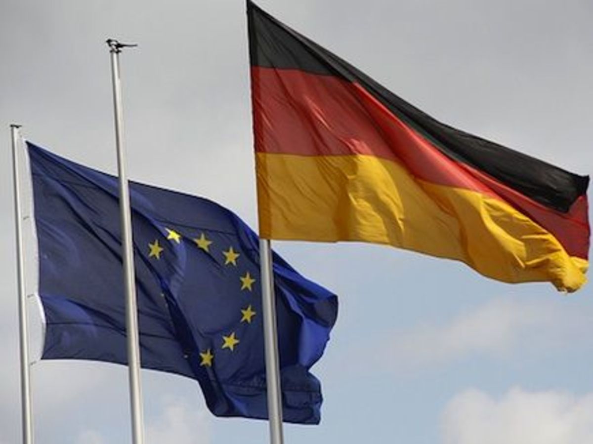 Γερμανοί ηγηθείτε ή εγκαταλείψτε το ευρώ”