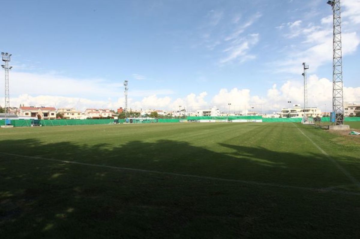 Μεσημέρι όλοι οι αγώνες στην Κύπρο λόγω οικονομίας