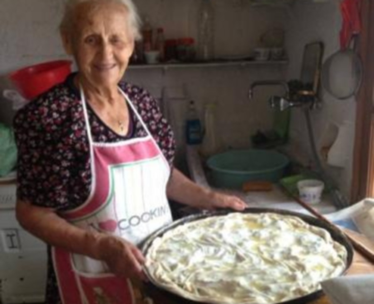 Η γιαγιά Αλεξάνδρα και η καταπληκτική της πίτα