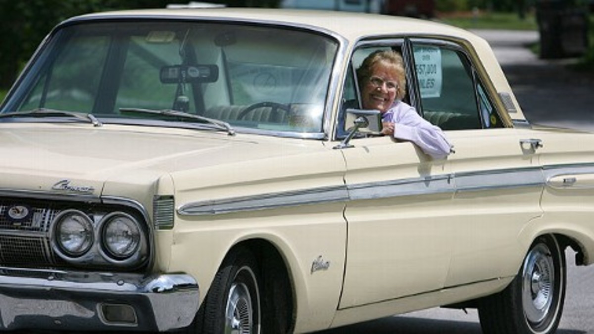 93χρονη πουλάει το αυτοκίνητο της με… 927.000 χλμ! ΒΙΝΤΕΟ