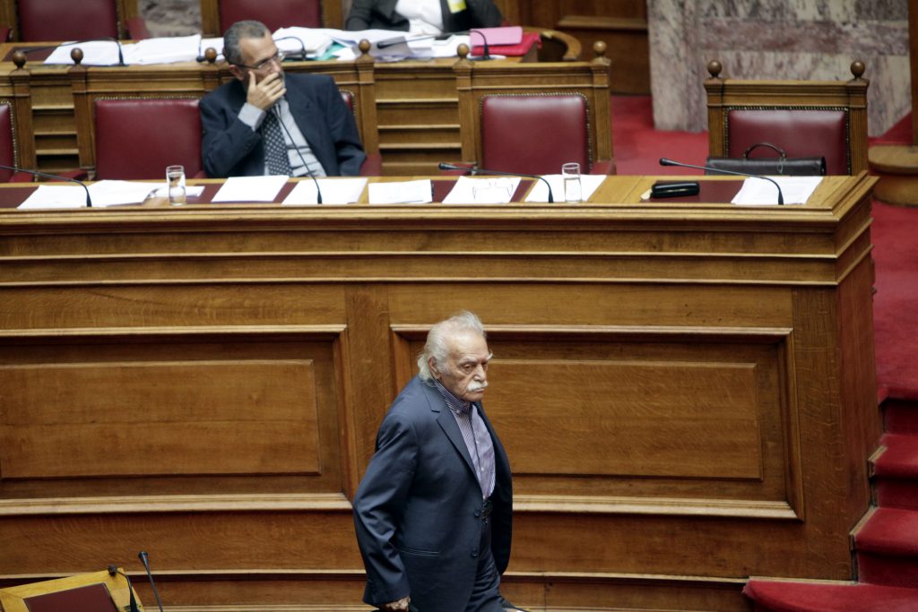 ΦΩΤΟ ΑΡΧΕΙΟΥ ΕUROKINISSI - Ο Μανώλης Γλέζος μέσα στη Βουλή