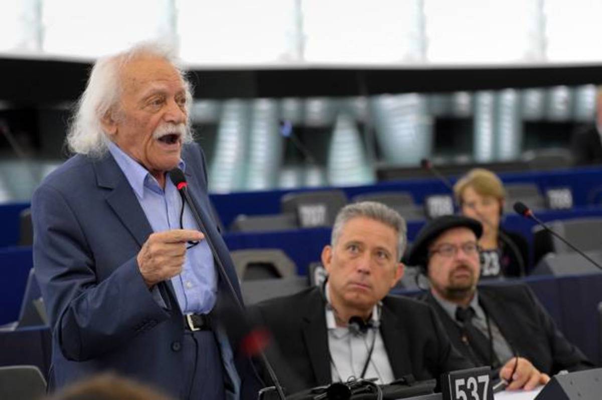 Στην Ευρωβουλή οι γερμανικές αποζημιώσεις – Βολές Γλέζου κατά Σόιμπλε