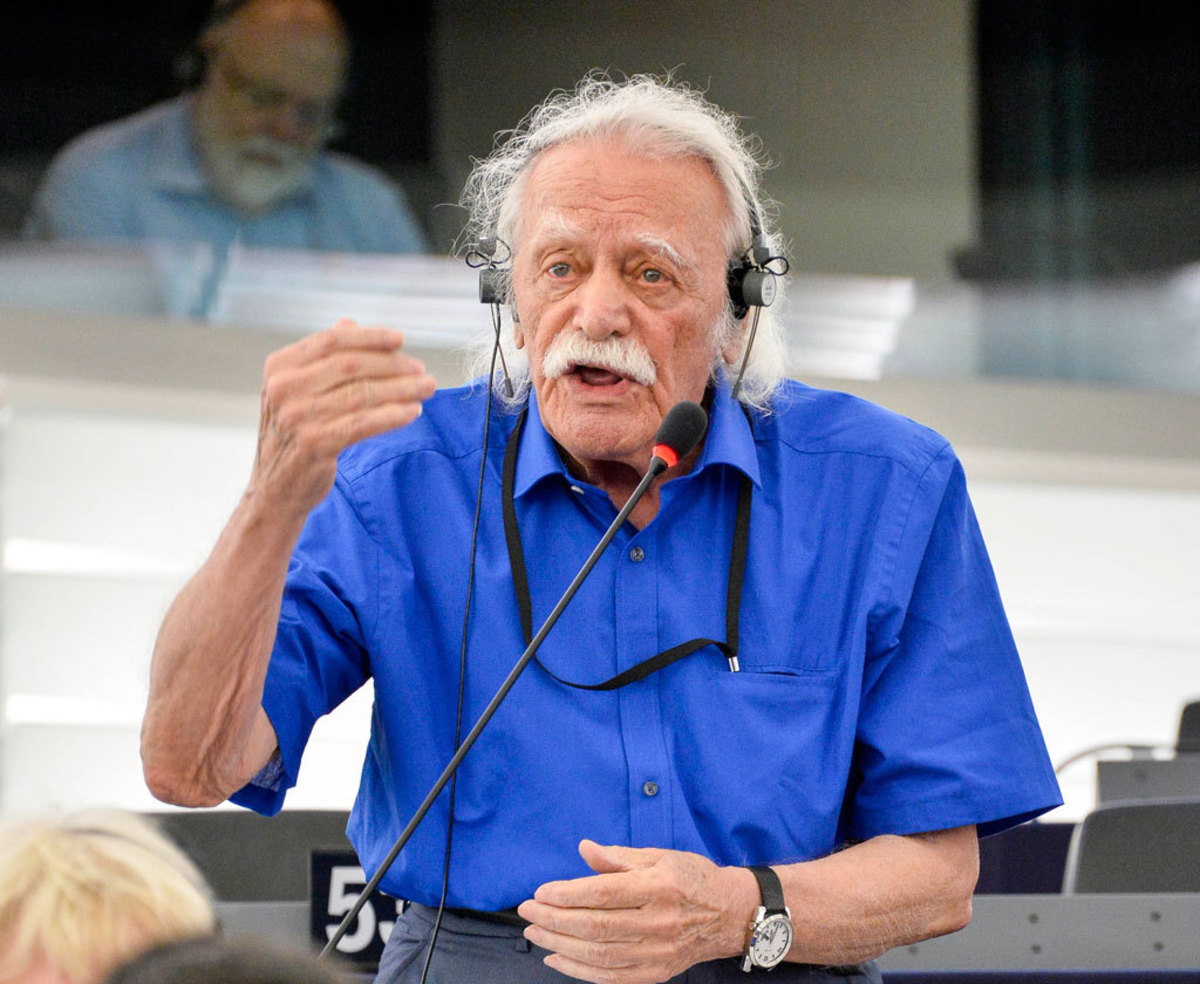 Άγνωστο ακόμα ποιός θα αντικαταστήσει τον Μανώλη Γλέζο