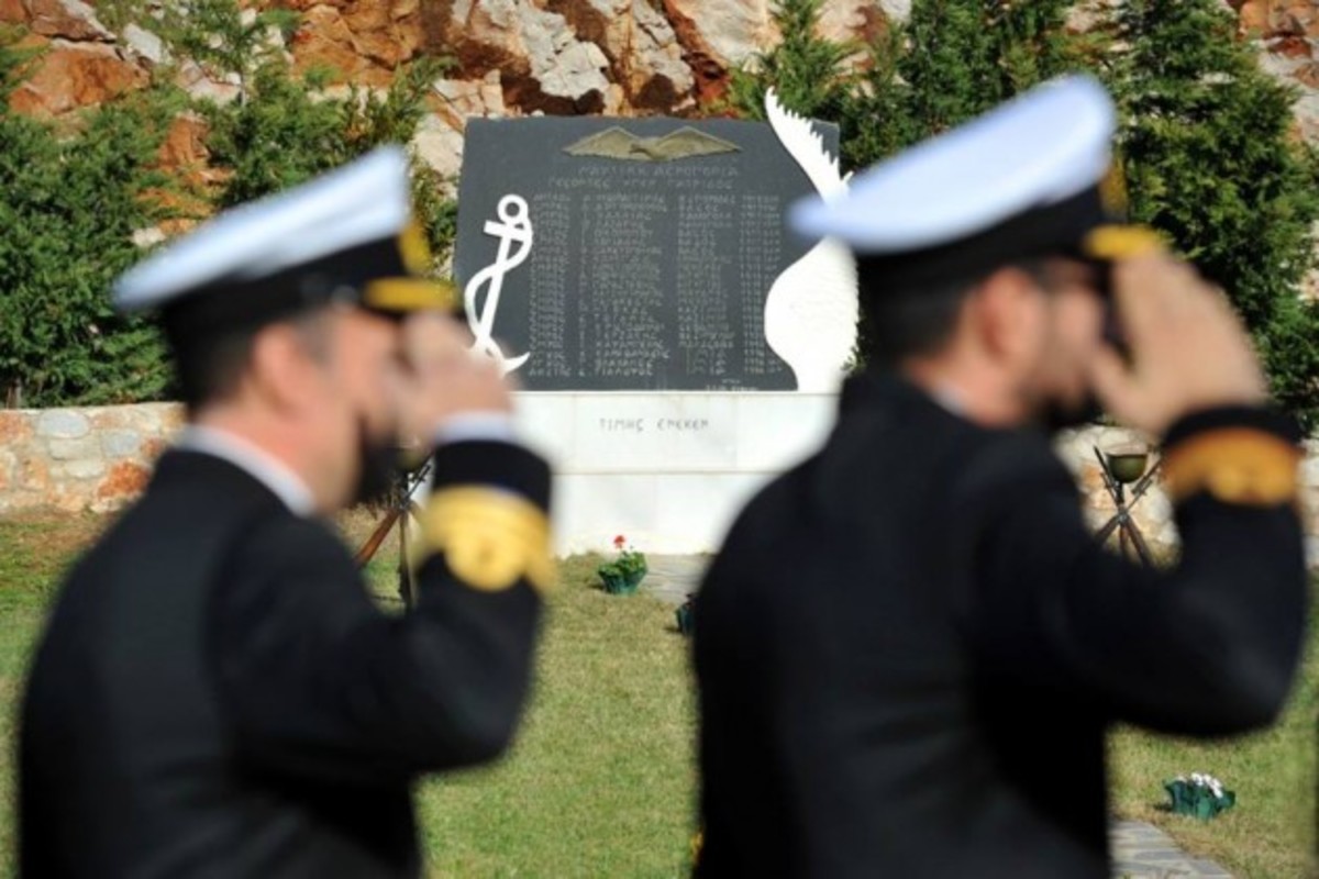 Ποιοι αξιωματικοί μένουν στην υπηρεσία και μετά την 35ετία