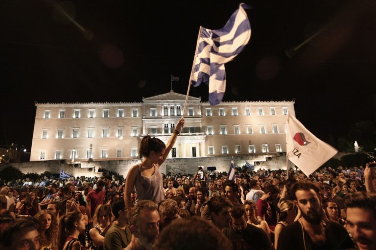 FT: Οι Έλληνες είπαν “ΟΧΙ” στις απειλές και την αλαζονεία