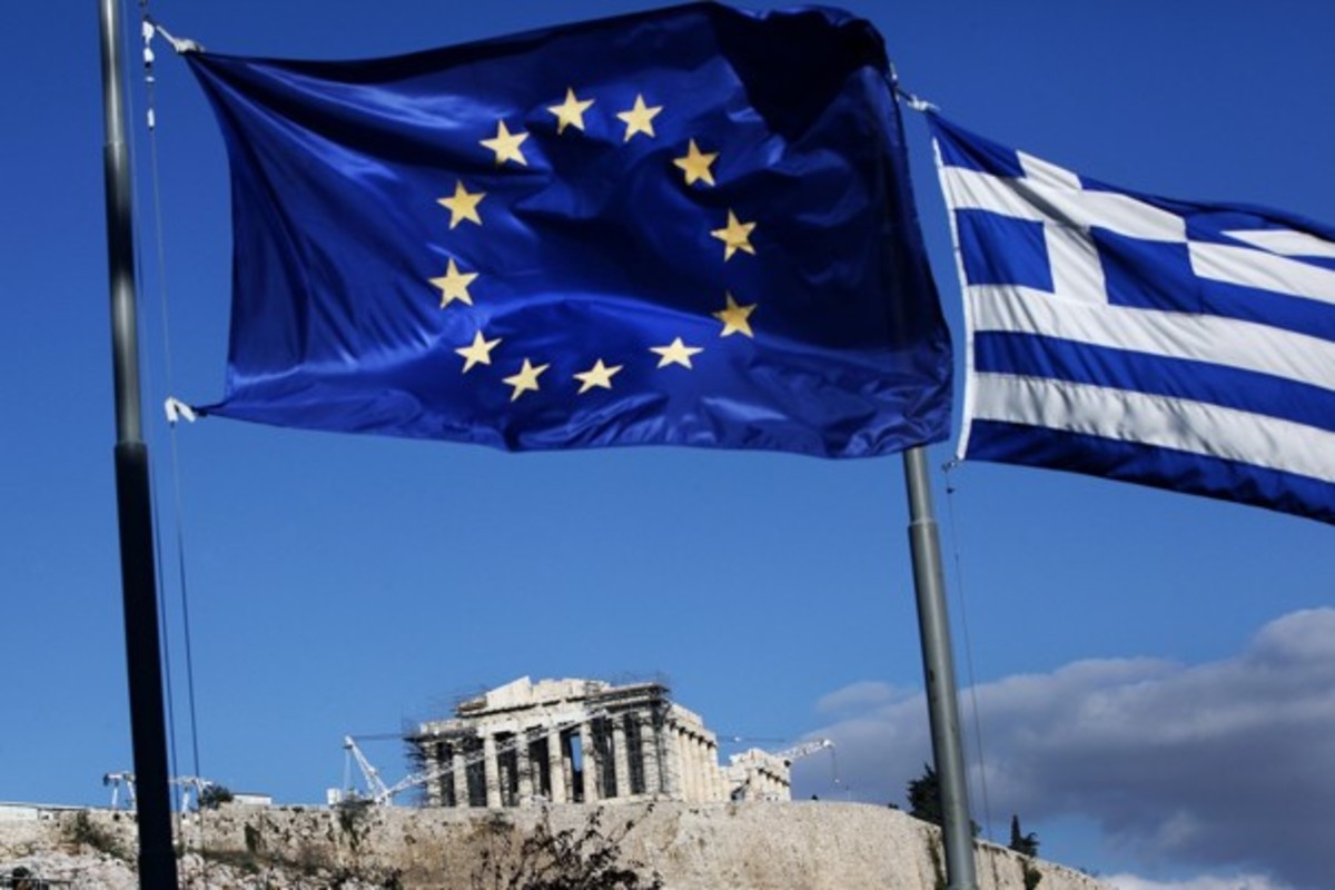 Αυστριακός οικονομολόγος: Πιθανή νέα διαγραφή του ελληνικού χρέους