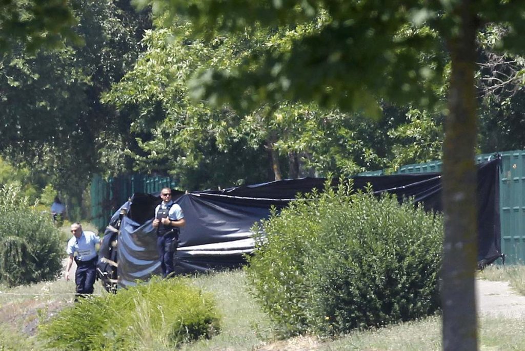 Από την επίθεση στο Charlie Hebdo στον αποκεφαλισμό στην Γκρενόμπλ – Πώς φτάσαμε ως εδώ