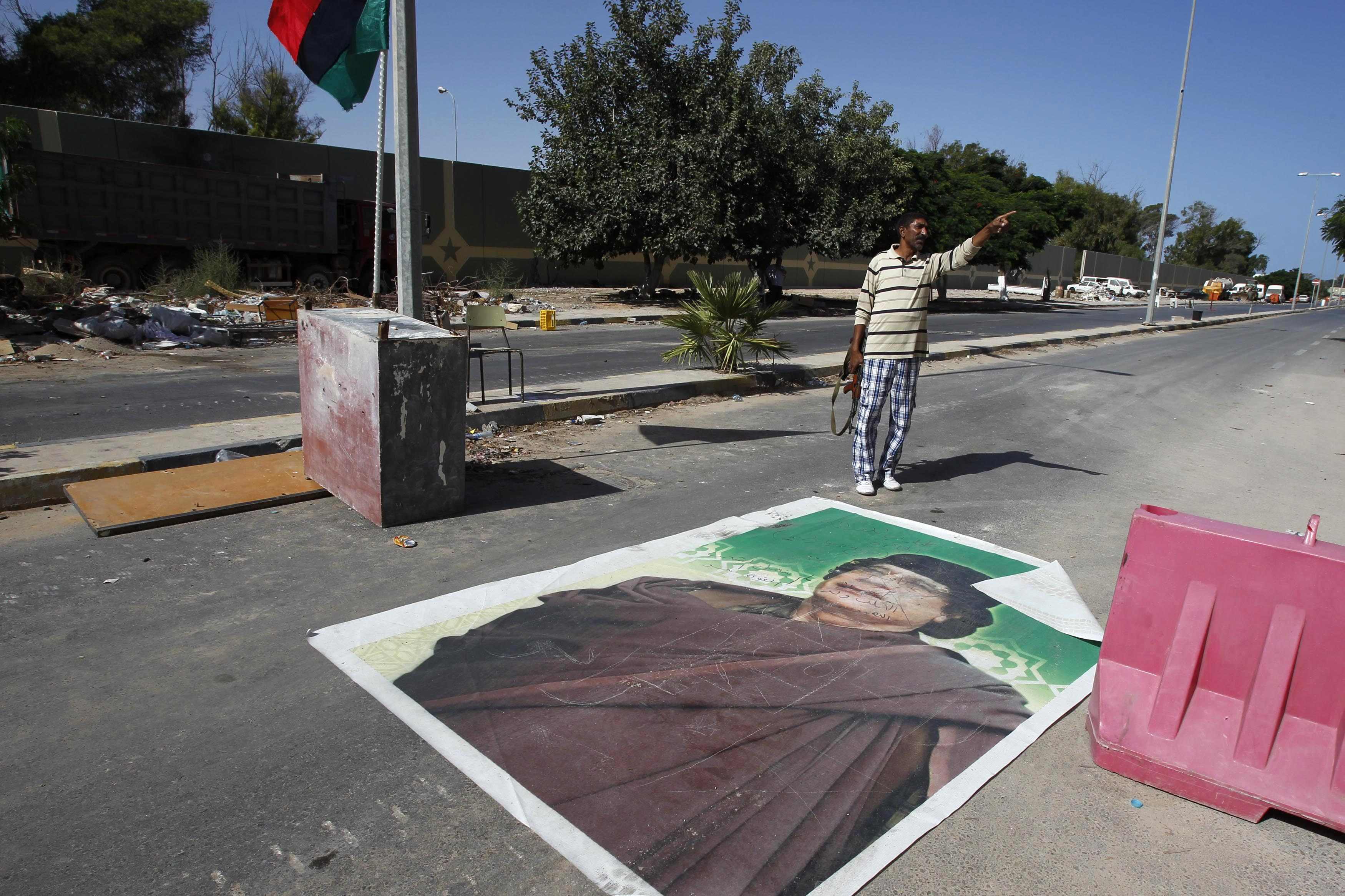 Οι αντάρτες ξέρουν που βρίσκεται ο Καντάφι