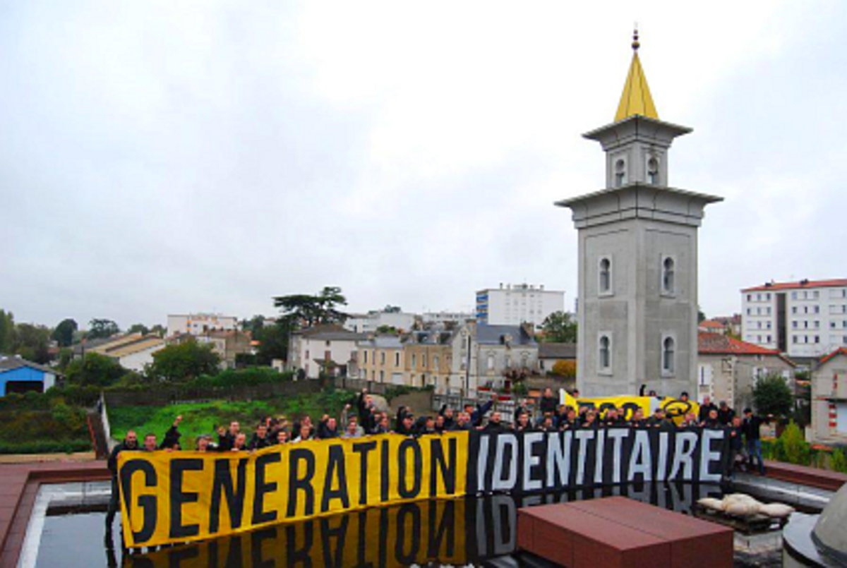 Μέλη ακροδεξιάς ογάνωσης κατέλαβαν τέμενος στη Γαλλία