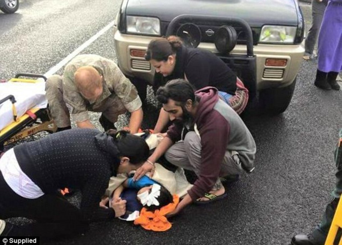 Αψήφησε τη θρησκεία για ένα χτυπημένο αγοράκι – Ξέσπασε σε δάκρυα για αυτό που ακολούθησε