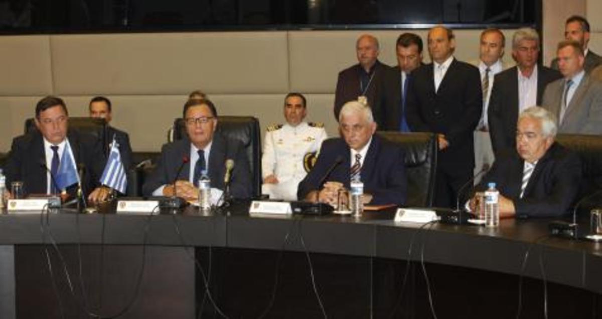 Υπάρχει …χημεία στο υπουργικό τρίο του ΥΕΘΑ;3 διαφορετικοί χαρακτήρες πρέπει να συνεργαστούν