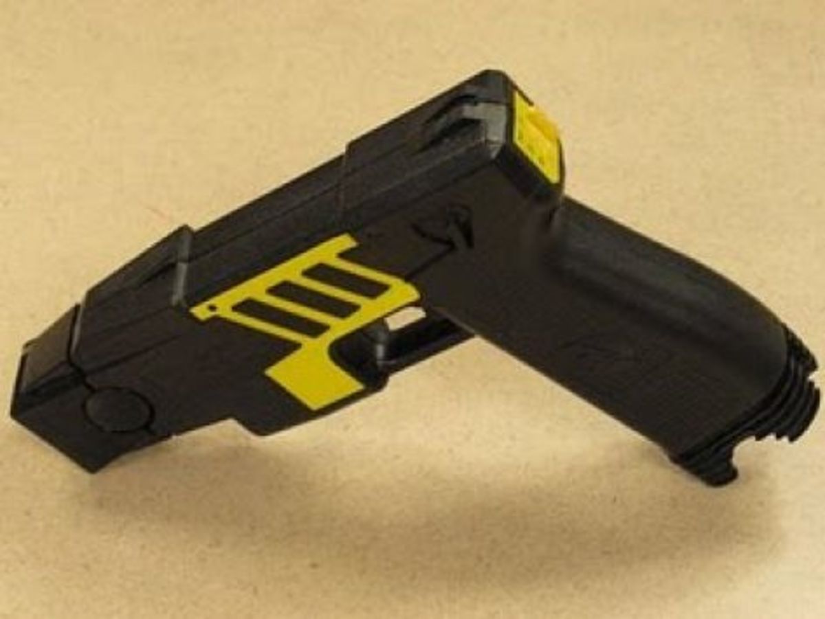 Του έκαναν ηλεκτροσόκ στη μέση του δρόμου