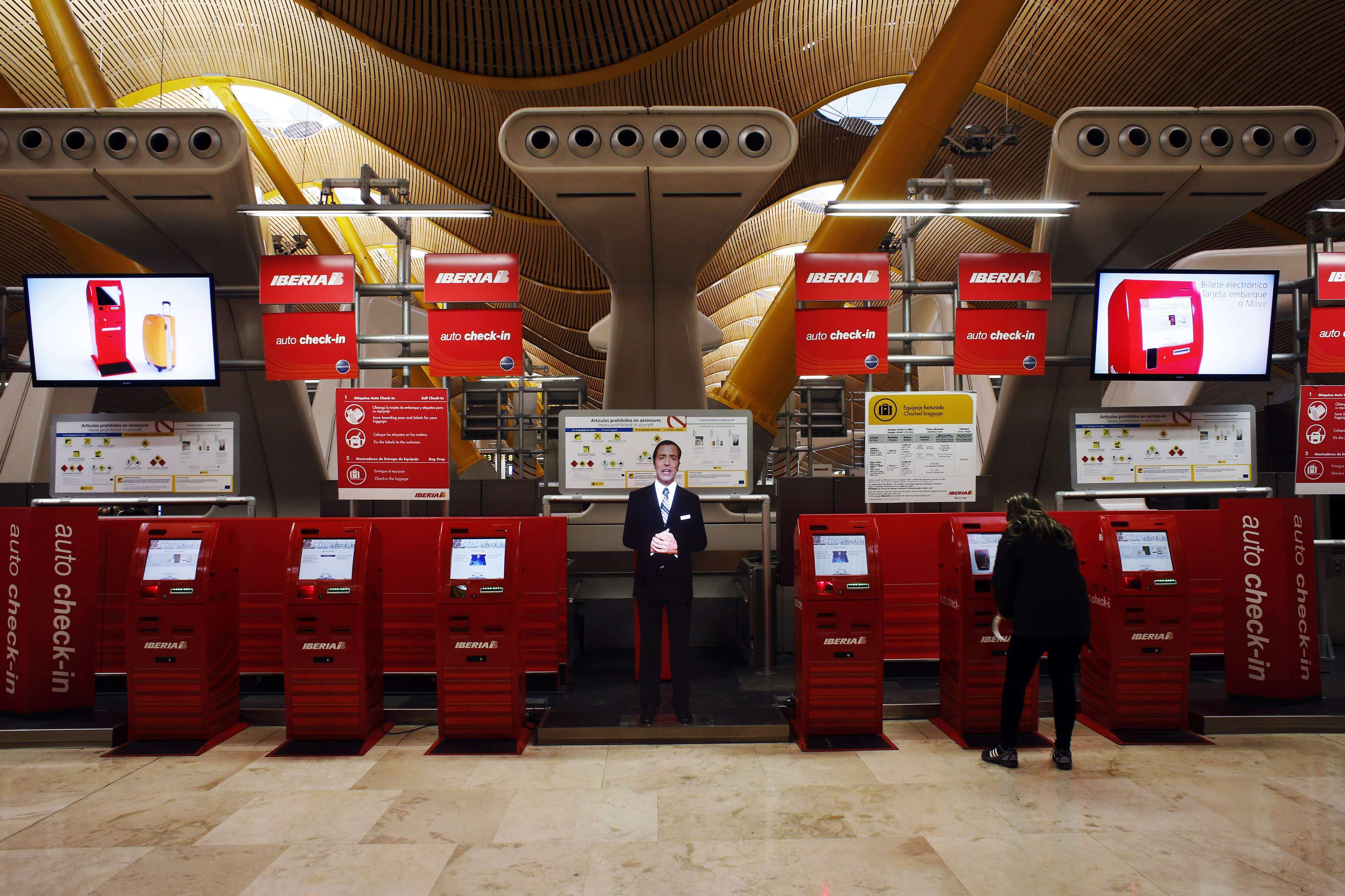 Η απεργία στην Iberia έχει παραλύσει τα αεροδρόμια της Ισπανίας