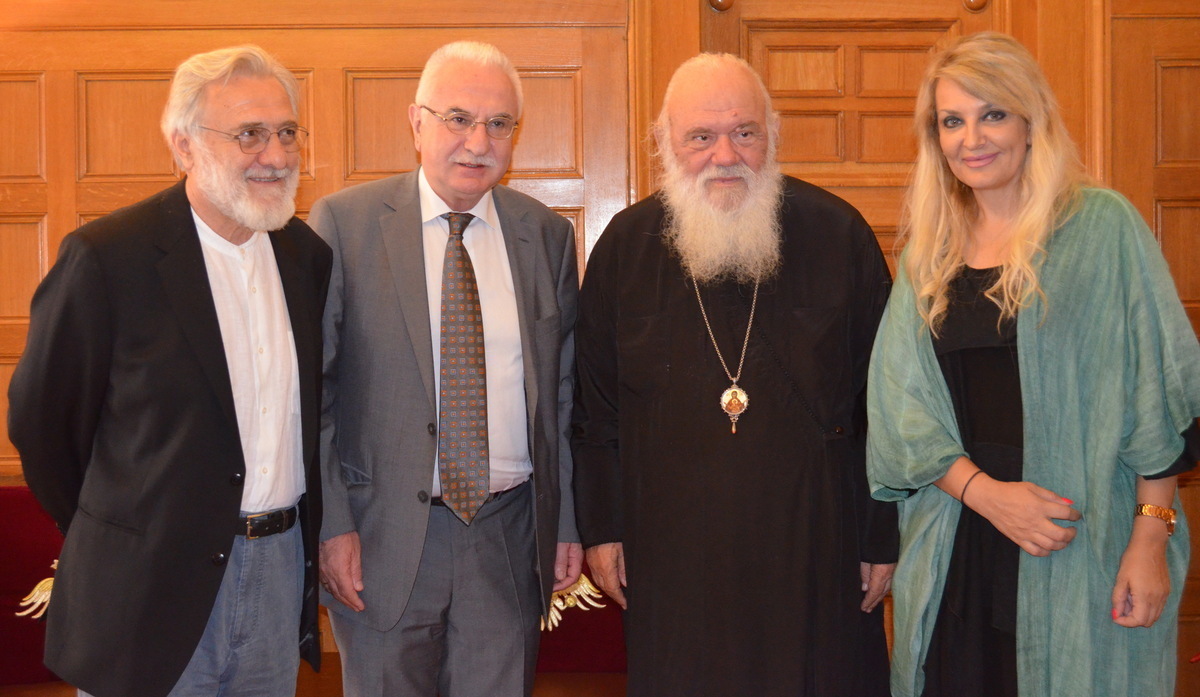 Από αριστερά