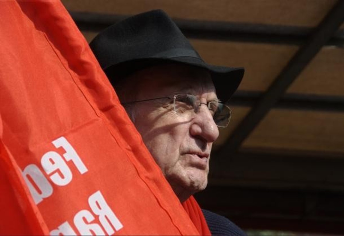 Πέθανε ο ιερέας των ανυπεράσπιστων