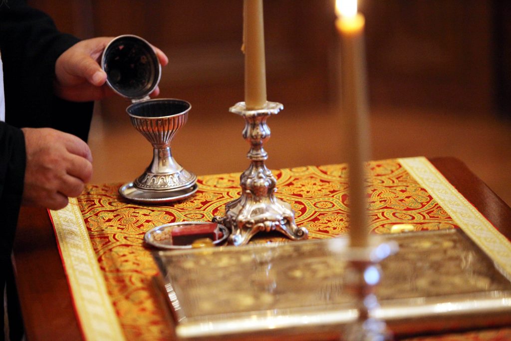 Ιερέας μπήκε φυλακή γιατί έκλεβε το παγκάρι