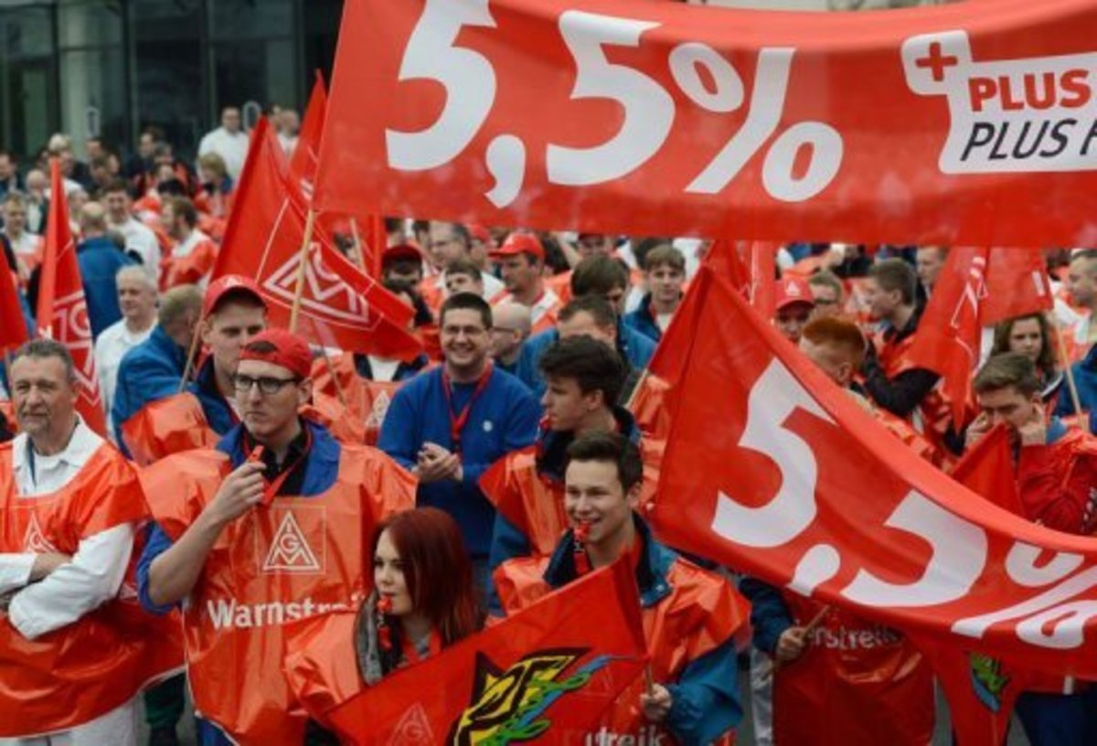 Απεργία έκαναν 100.000 εργαζόμενοι στη Γερμανία ζητώντας αυξήσεις