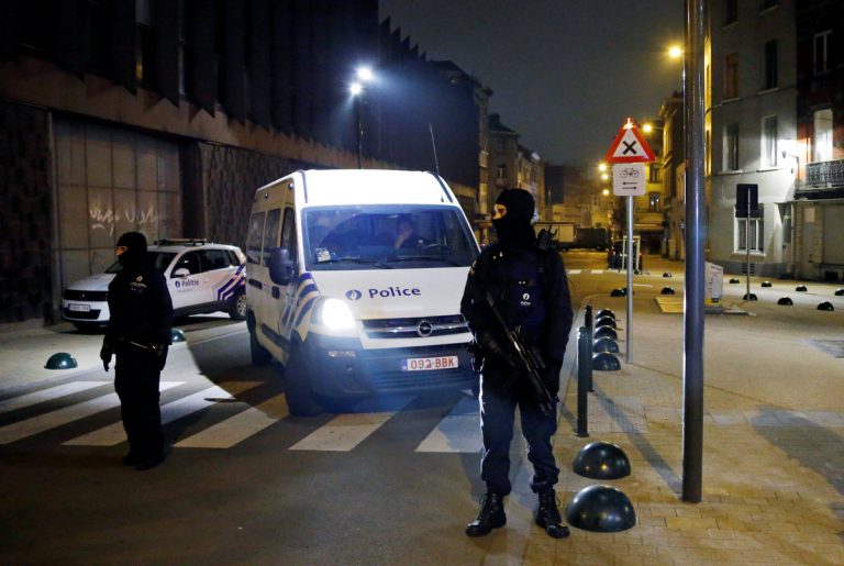 Δύο νέες συλλήψεις υπόπτων για τις επιθέσεις σε Παρίσι και Βρυξέλλες