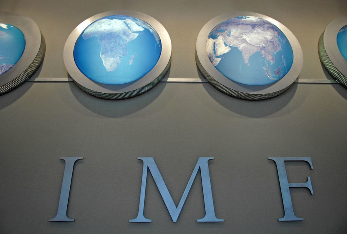 Ανησυχεί το ΔΝΤ η πολιτική κρίση στη Ρουμανία