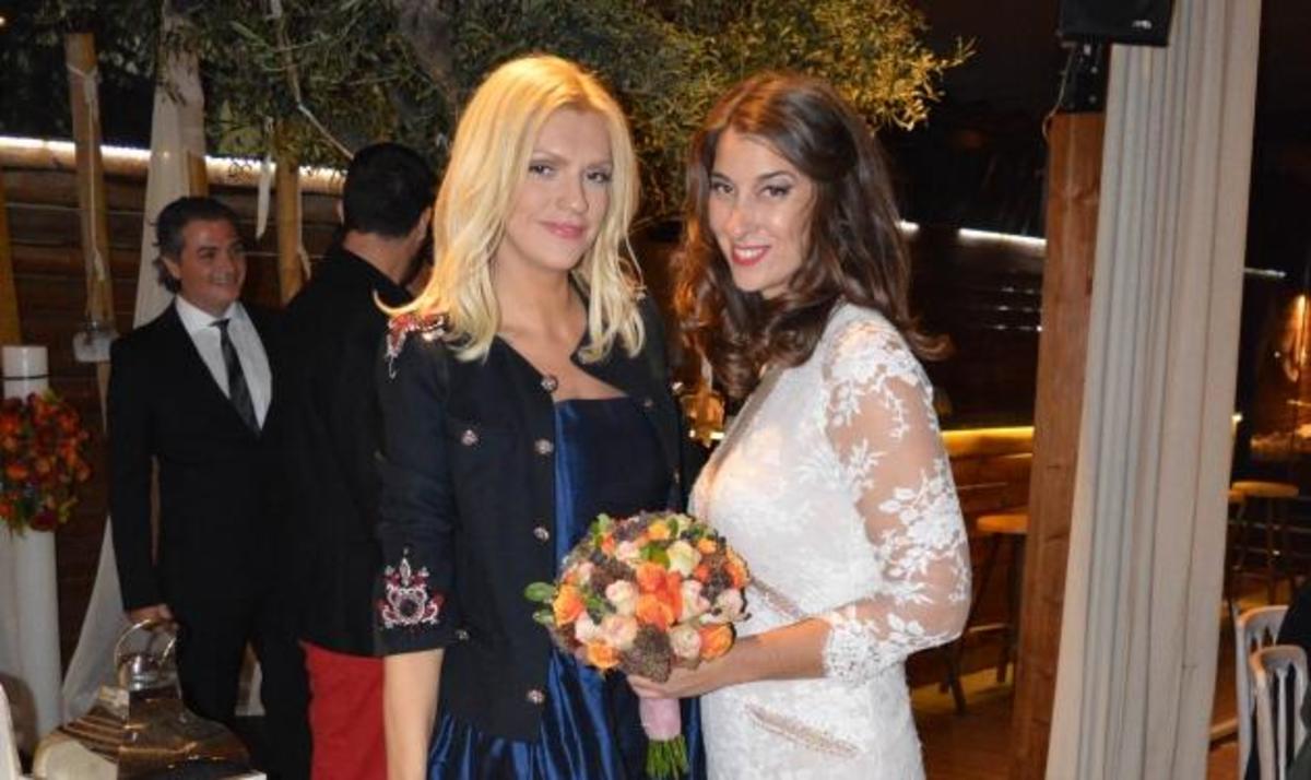 Σάσα Σταμάτη: Γιατί συγκινήθηκε στο γάμο που πήγε καλεσμένη;