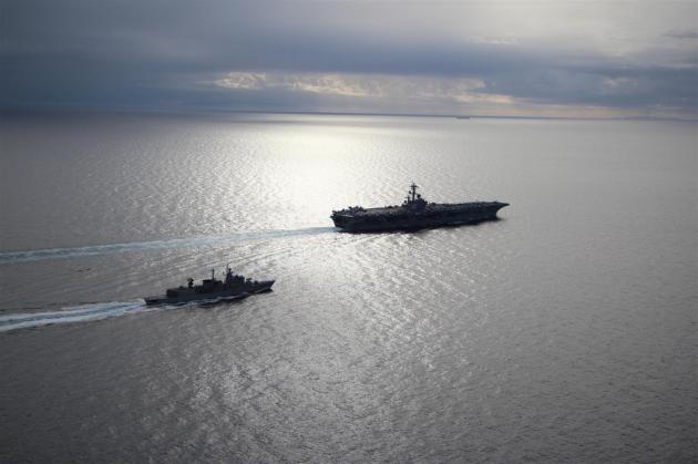 Ελληνικές φρεγάτες “συνοδεύουν” το αεροπλανοφόρο Τζορτζ Μπους – ΦΩΤΟ