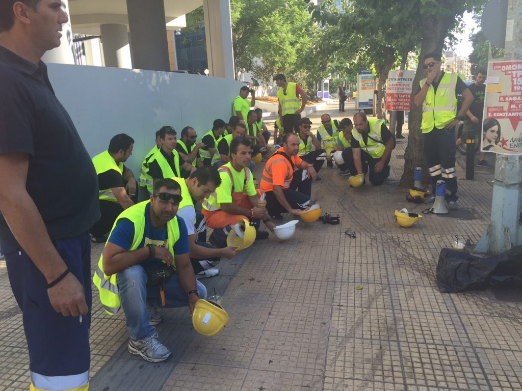 Διαμαρτυρία μεταλλωρύχων με κράνη