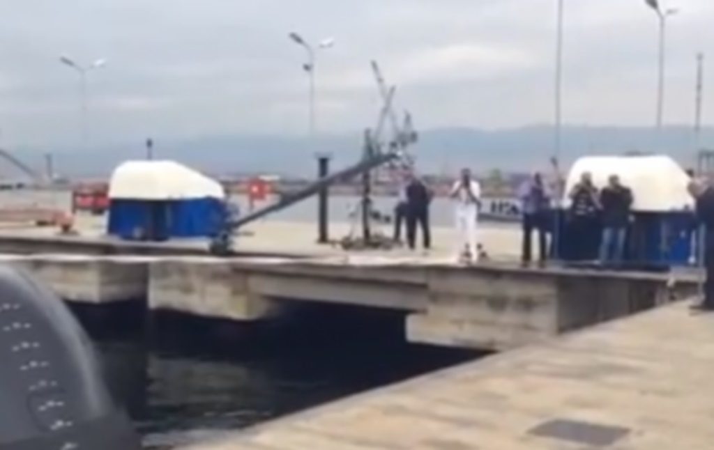 Δεν έσπαγε με τίποτα η σαμπάνια στον ΠΙΠΙΝΟ! ΒΙΝΤΕΟ