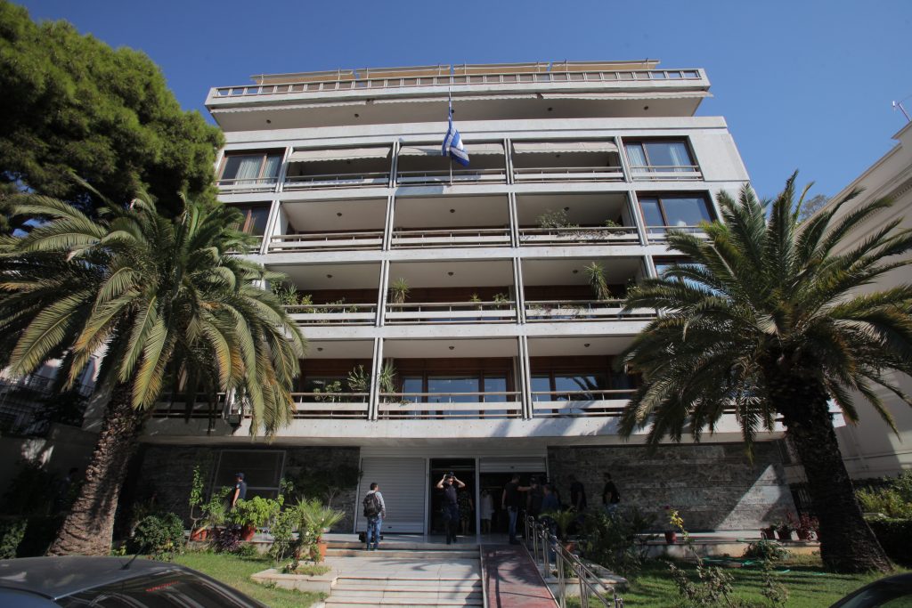 Στοιχεία από δέκα υπουργεία: Πώς μειώθηκαν οι δομές στο 50%