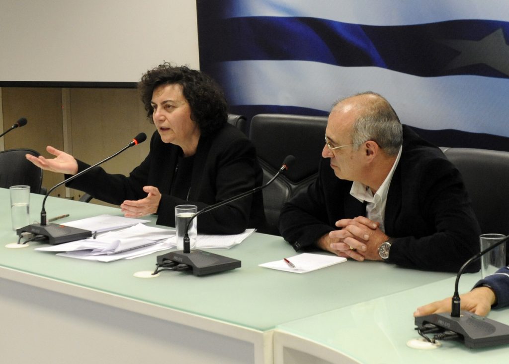 Ενδοκυβερνητικές κόντρες για το ΦΠΑ σε Μύκονο και Σαντορίνη