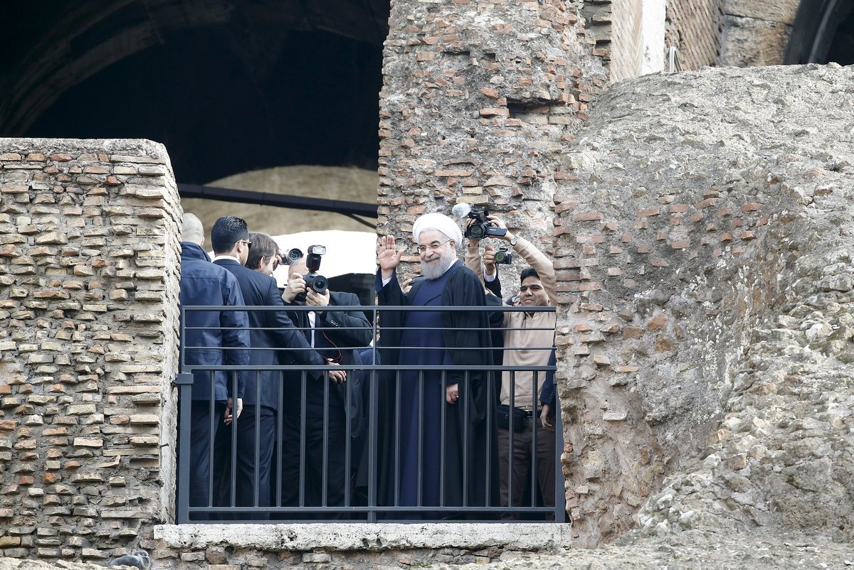 Ιταλία: Κάλυψαν τα αγάλματα λόγω Ροχανί: “Δεν το ζητήσαμε αλλά ευχαριστούμε”, λέει ο Ιρανός Πρόεδρος