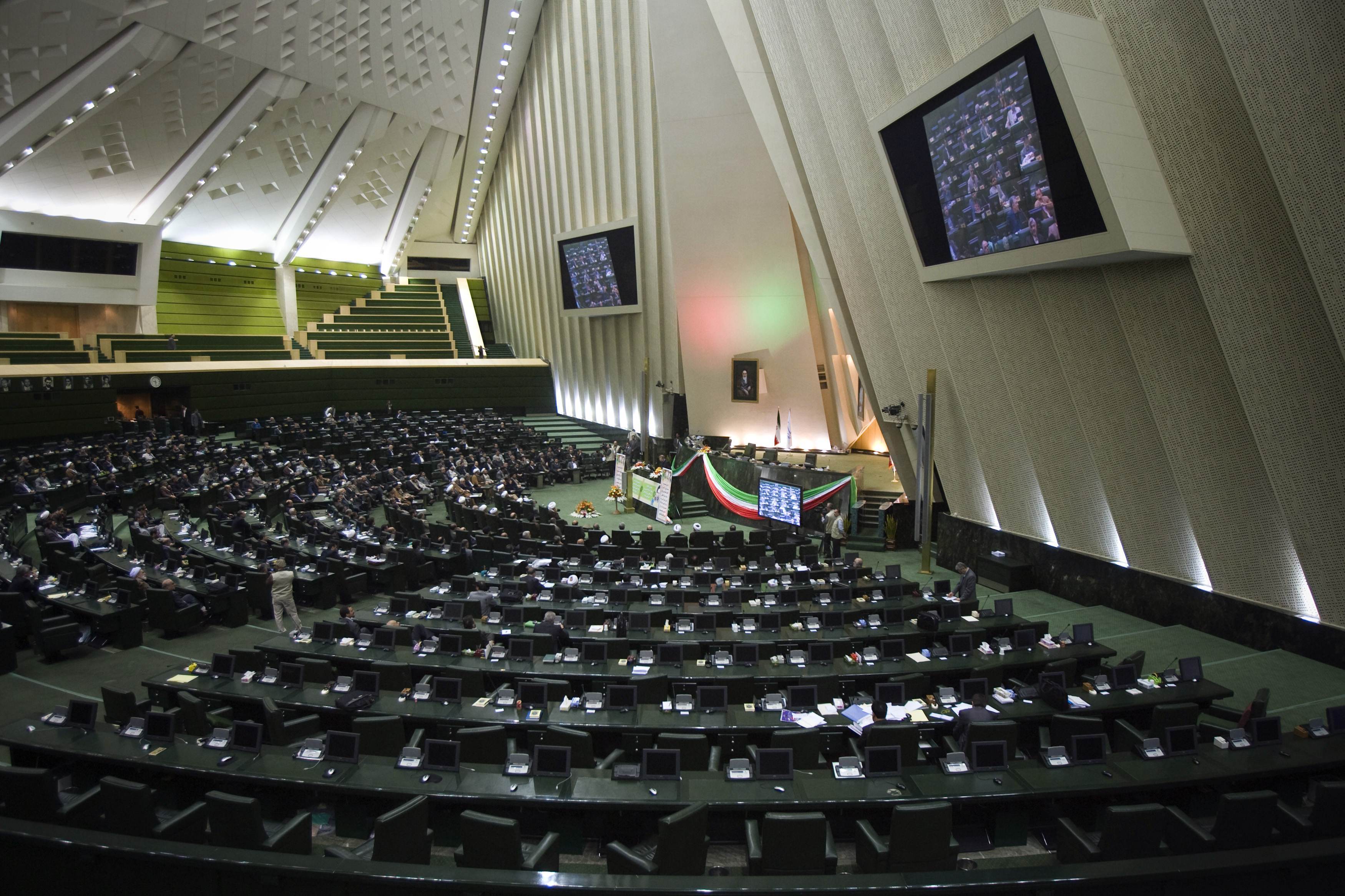 Η ιρανική βουλή συνεδρίασε σήμερα για τον εορτασμό της ημέρας της Βουλής! ΦΩΤΟ REUTERS