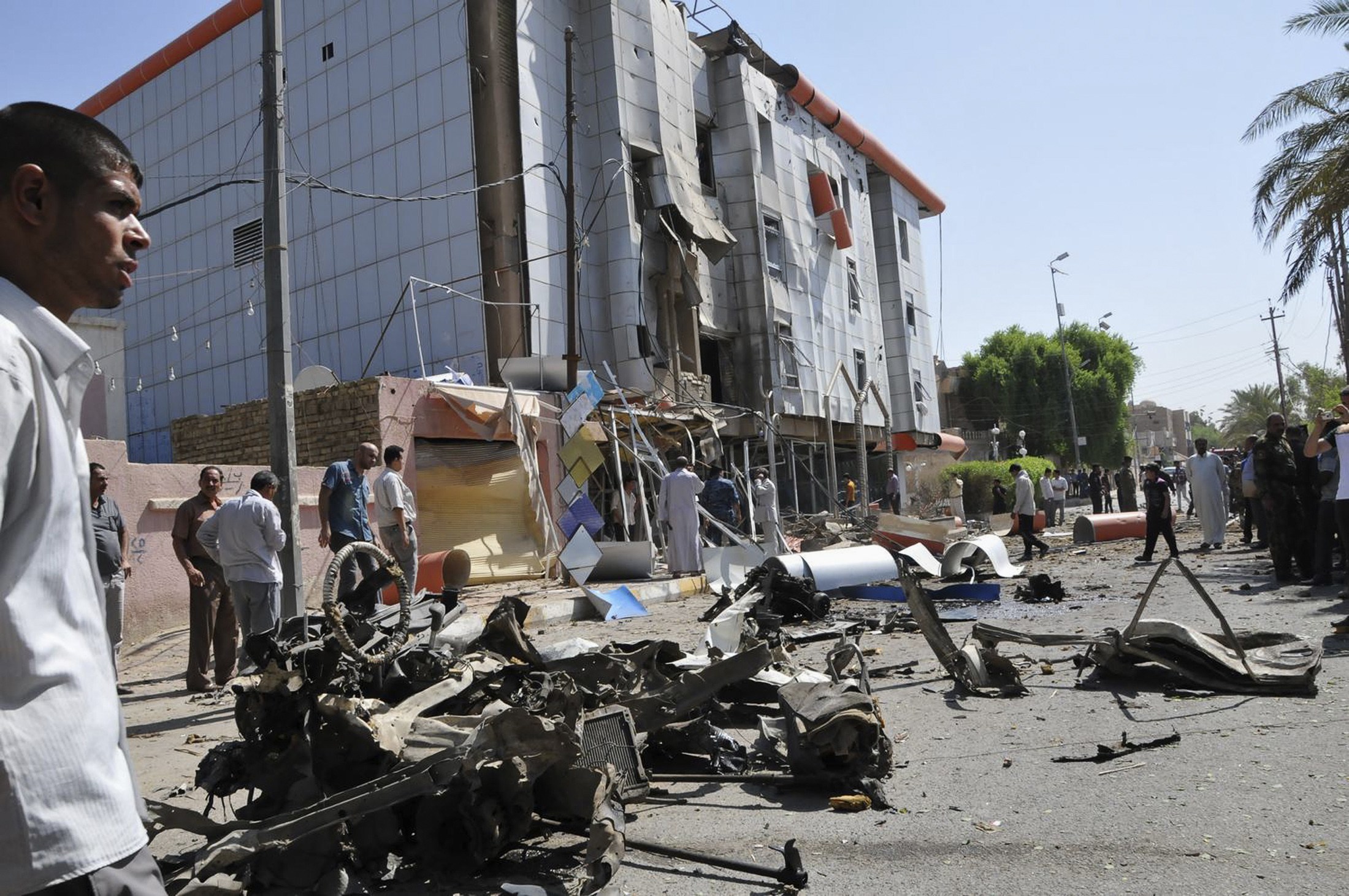 Λουτρό αίματος στο Ιράκ – 51 νεκροί απο βομβιστικές επιθέσεις