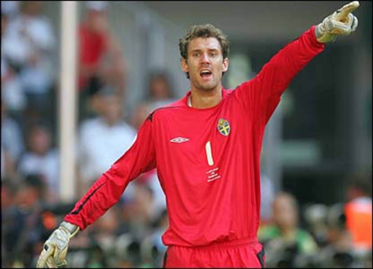 “Πόρτα” Αϊντχόφεν σε Ολυμπιακό για Ίσακσον