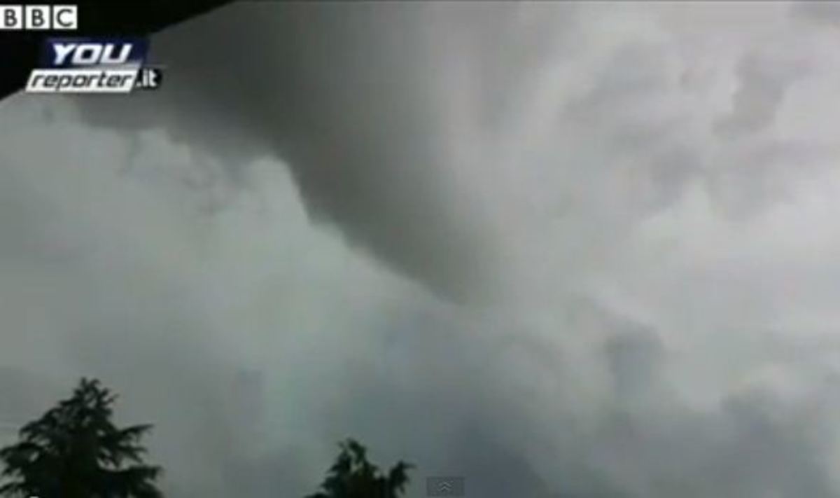 Ανεμοστρόβιλος σαρώνει το Μιλάνο – ΒΙΝΤΕΟ