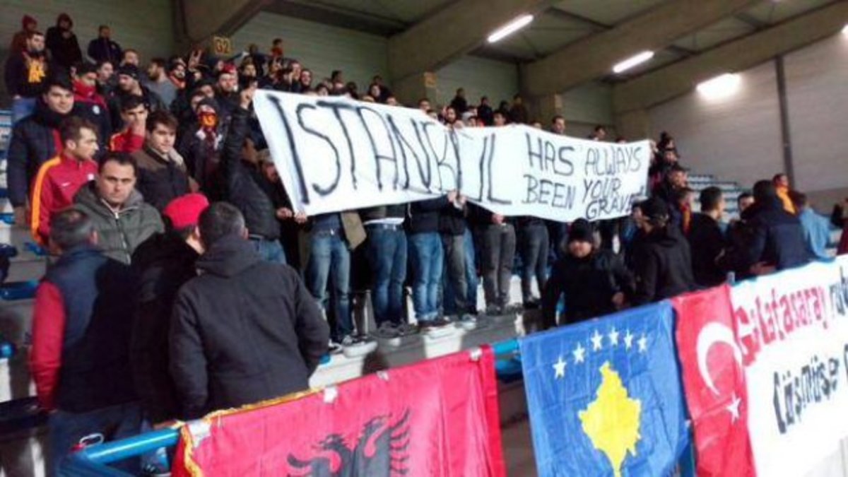 Προκλητικά συνθήματα! “Όλοι οι Σέρβοι θα πάνε όπως ο Μάρκο”