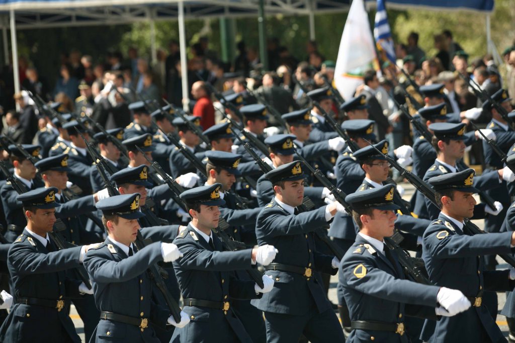 Σύνταξη με 35 χρόνια υπηρεσίας για τους ένστολους