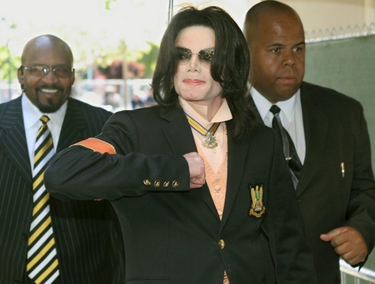 “Ο Μάικλ Τζάκσον δολοφονήθηκε και συγκάλυψαν το έγκλημα”