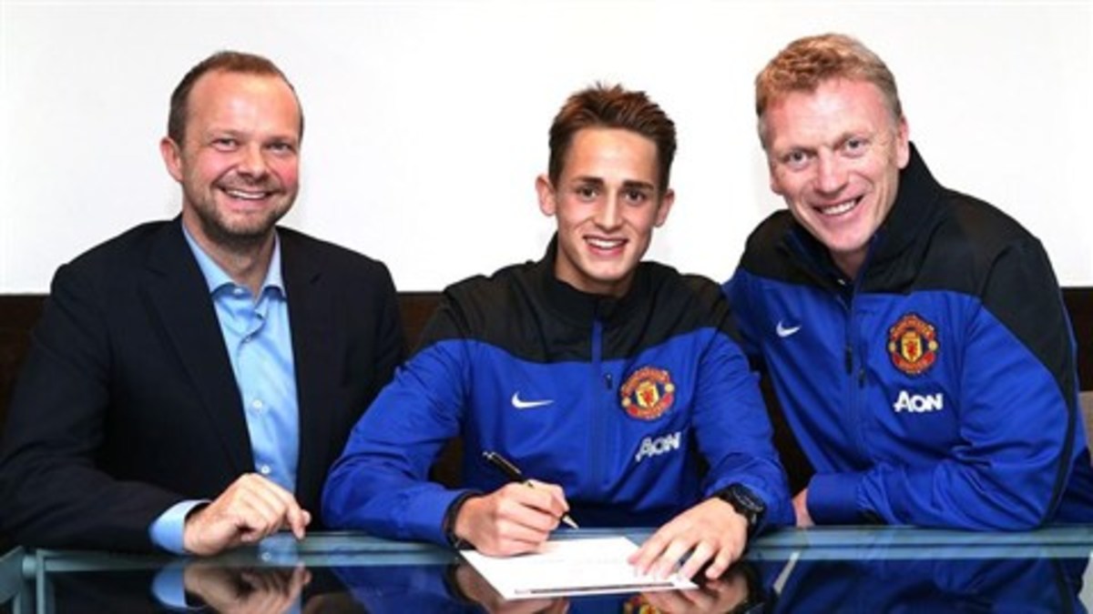 Ο Γιανουάζαϊ υπογράφει το νέο πενταετές συμβόλαιό του με την Μάντσεστερ Γιουνάιτεντ