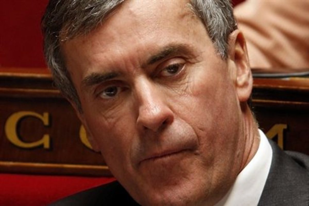 Δικαστική έρευνα κατά πρώην υπουργού για ξέπλυμα χρήματος