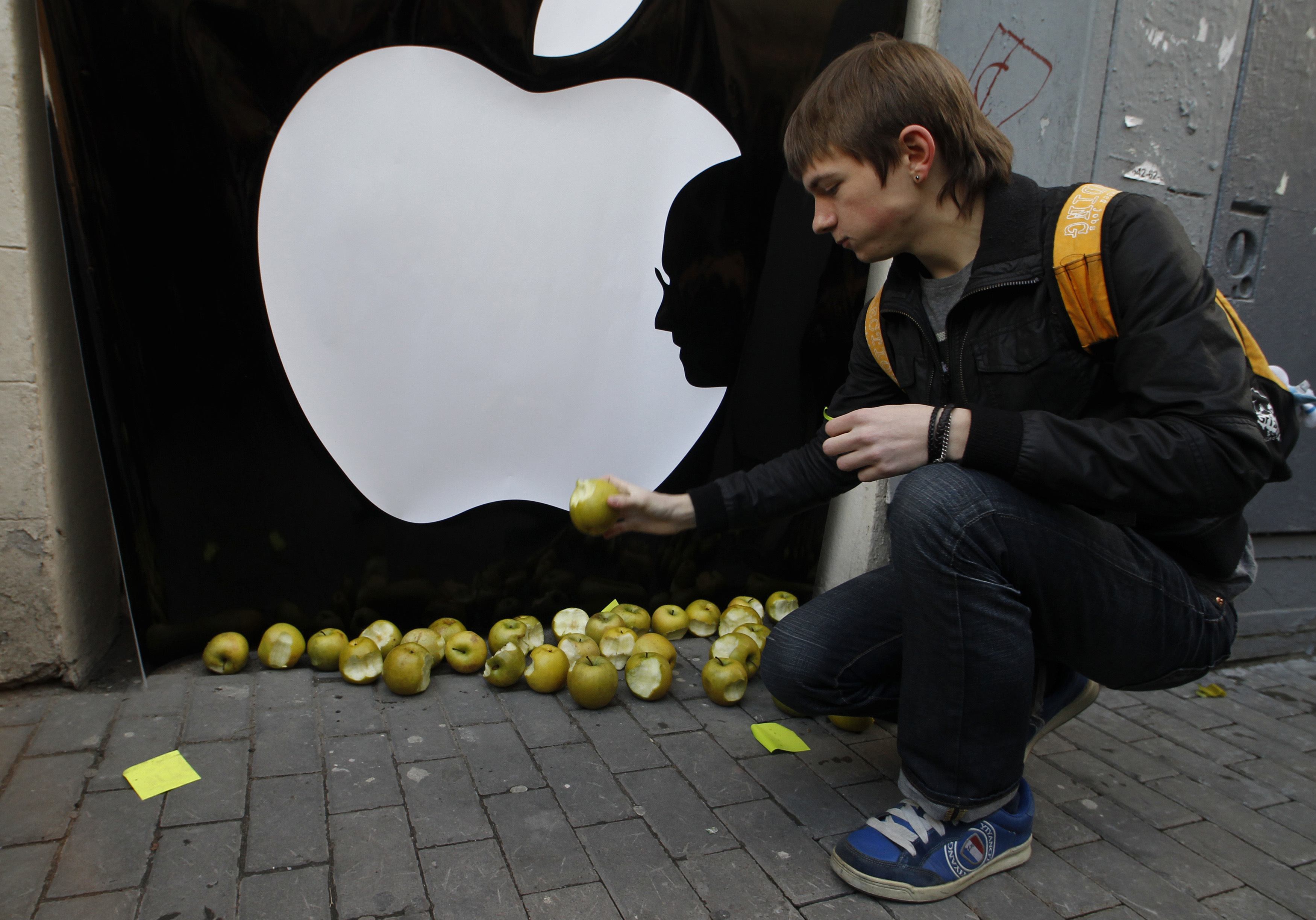 iRemeber: Τελετή στο Στανφορτ για τον Steve Jobs