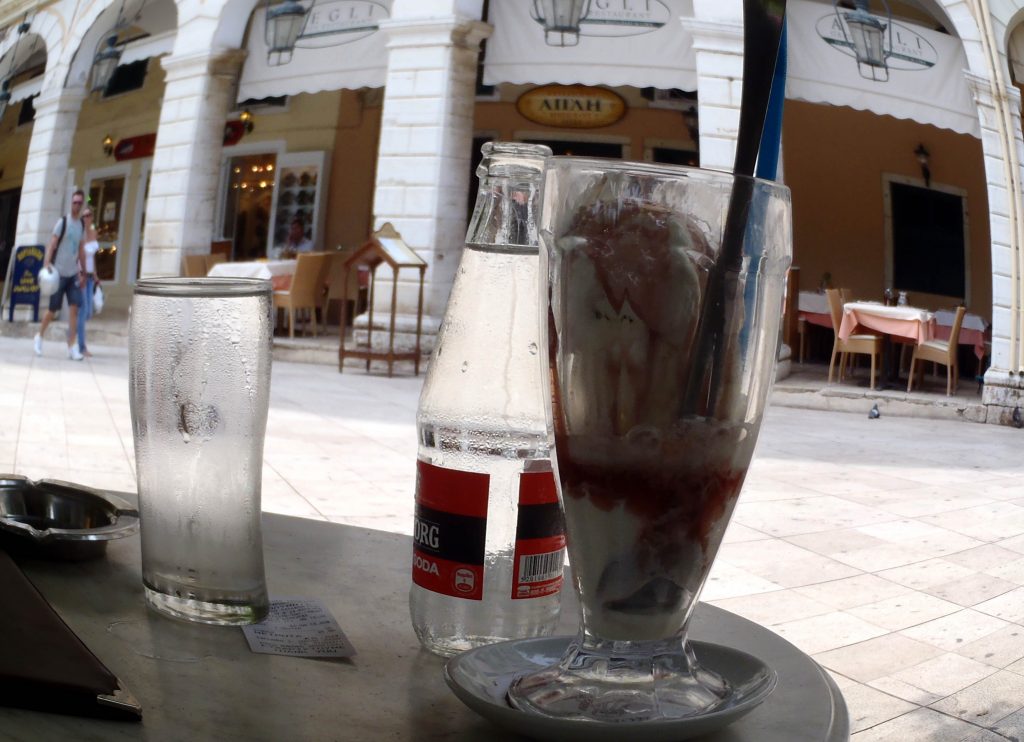 Συνέλαβαν 38χρονο ιδιοκτήτη καφετέριας μετά από φορολογικό έλεγχο