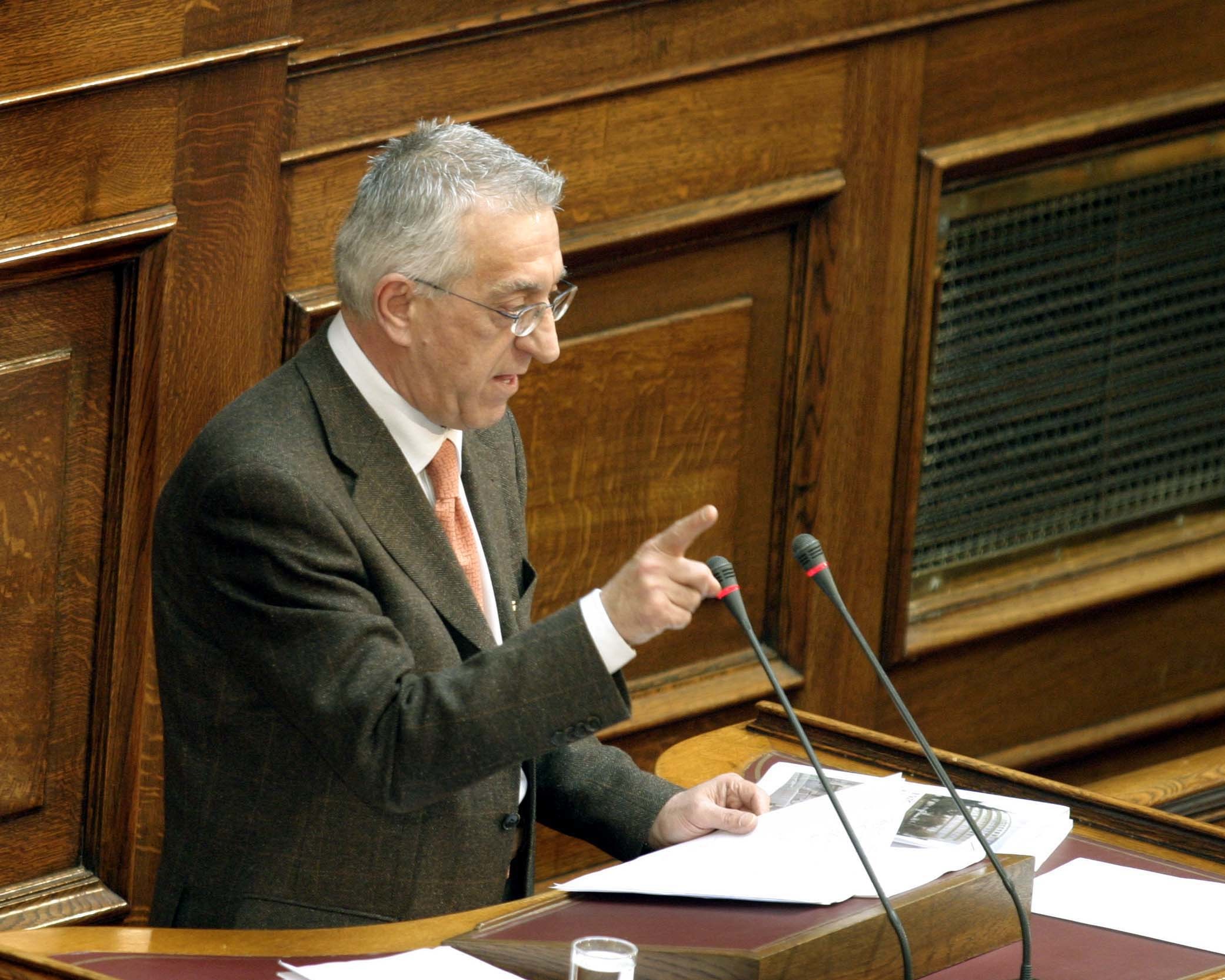 Ν.Κακλαμάνης: “Ο κ.Στουρνάρας πρέπει να καταλάβει πως είναι υπουργός και όχι πρωθυπουργός”