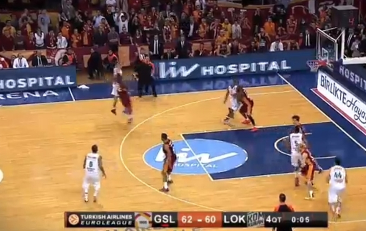 Το Buzzer-beater του Καλνιέτις (VIDEO)